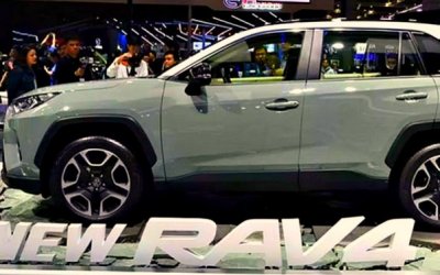 Обновлённая Toyota RAV4 появится на рынке осенью
