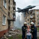 Российские беспилотники «Молния» атаковали два дома в Сумах: есть пострадавшая Российские беспилотники «Молния» атаковали два дома в Сумах: есть пострадавшая